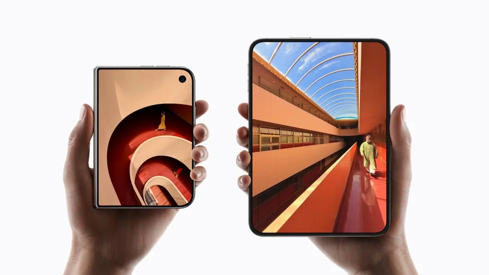 iPhone Duo в закрытом и раскрытом виде — изображение Apple